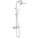 Thermostat-Duschsystem von Kludi mit Handbrause und Regendusche, verchromte Oberfläche, vertikal montiert mit flexibler Schlauchführung.